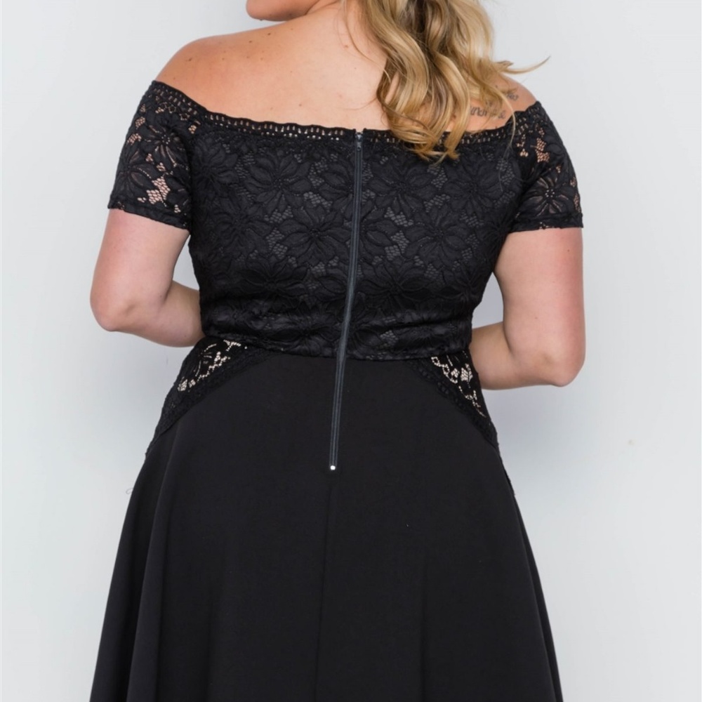 PLUS SIZE OFF-THE-SHOULDER SKATER MINI DRESS - Picture 4 of 5